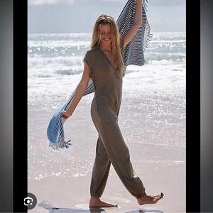 Free people vneck onsie XS